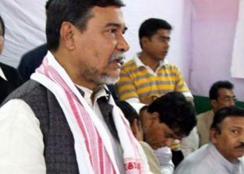 মঙলদৈত কংগ্ৰেছ প্ৰাৰ্থী ভূৱনেশ্বৰ কলিতাক দলীয় সমৰ্থকৰ উষ্ম আদৰণি