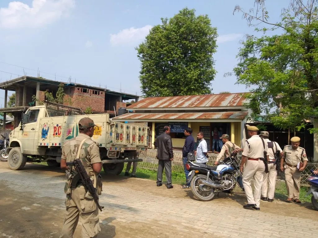 ‘৫২ চনতে স্থাপিত এখন বিদ্যালয়ত উচ্ছেদ চলাবলৈ অহাক লৈ শিৱসাগৰত প্ৰতিক্ৰিয়া