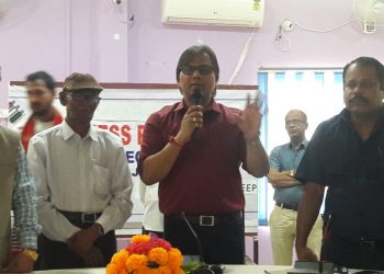 জিলা উপায়ুক্তৰ কণ্ঠদানেৰে মাজুলীত ভোটাৰ সজাগতামূলক গীত উন্মোচন