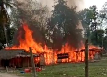 জাগুনৰ বজাৰত বিধ্বংসী অগ্নিকাণ্ড; ২ লাখ টকাৰ সা-সামগ্ৰী নষ্ট হোৱাৰ আশংকা