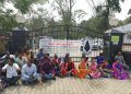 সুৰক্ষা কৰ্মীৰ চাটাই; মাৰ্ঘেৰিটাৰ ক’ল ইণ্ডিয়াৰ কাৰ্যালয়ত তলা লগালে প্ৰতিবাদকাৰীয়ে