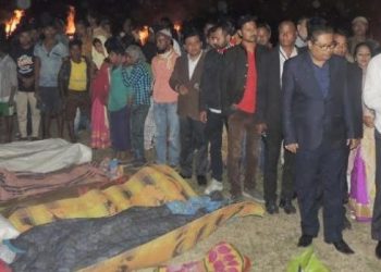 সুৰা নিষিদ্ধ কৰাৰ দাবী: অনশনত অসুস্থ এগাৰাকী মহিলা