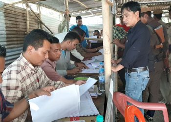 15-04-19 Dima Hasao- polling officials carrying EVMs & VVPATs (4)