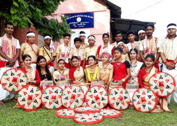 আজি গৰু বিহু : পুৰণিগুদামৰ থানঘৰৰ বাকৰিত চেমনীয়াৰ হুঁচৰি