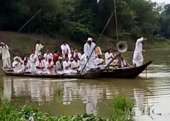 Chanting on boat: Akhoifutia people of Assam's Sivasagar keeps up the tradition