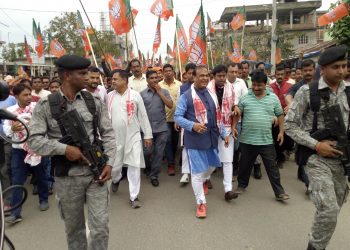 তেজপুৰৰ প্ৰাৰ্থী পল্লৱ লোচনৰ হৈ বিশ্বনাথত হিমন্ত বিশ্ব শৰ্মাৰ ৰোড শ্ব’