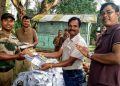 কাজিৰঙাৰ বনকৰ্মীৰ মাজত টি-চাৰ্ট আৰু টুপী বিতৰণ