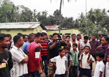 Locals gherao teachers in Nagaon's two muktab schools alleging irregular attendance