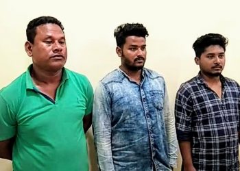 বোকাখাতৰ জুৱাৰ আড্ডাত প্ৰাক্তন সেনা জোৱানৰ গুলী ফুটাই সন্ত্ৰাস : তিনিজনক গ্ৰেপ্তাৰ