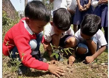 কলিয়াবৰত ‘গছ থাকিলেহে মানুহ থাকিব’ শীৰ্ষক সজাগতা সভাৰ আয়োজন