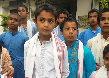 মাজুলীৰ বিদ্যালয়ত অঘটন : প্ৰধান শিক্ষকে কাটিলে ২২ গৰাকী বৈষ্ণৱ ছাত্রৰ চুলি