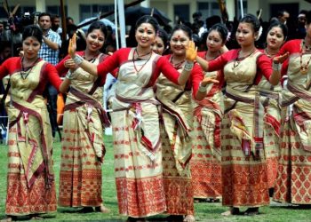 ৰঙালী বিহুৰ ৰঙে মন-প্ৰাণ ভৰাই তুলিলে প্ৰৱাসী অসমীয়াৰ