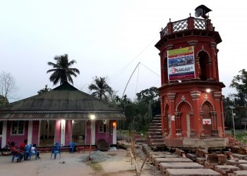 মিনাৰ স্থানান্তৰকৰণৰ বিৰল দৃশ্য চাবলৈ পুৰণিগুদামত ভিৰ বিভিন্ন প্ৰান্তৰ উৎকণ্ঠিত লোকৰ