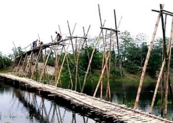 Successive govts fail to give a permanent bridge over Pokamari river in Assam's Abhayapuri