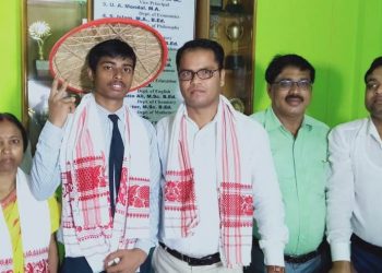 নৱম স্থান দখলেৰে দিন-হাজিৰা কৰা পিতৃ-মাতৃৰ মুখত হাঁহি বিৰিঙালে ধুবুৰীৰ মানিক ৰয়ে