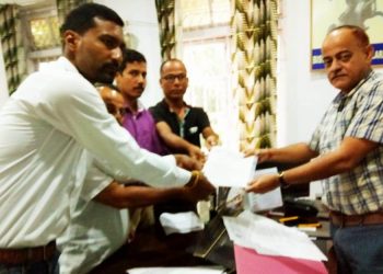 ‘চলো পাল্টাই’ : মুখ্য মন্ত্ৰীলৈ স্মাৰকপত্ৰ প্ৰেৰণ জাতীয়তাবাদী যুৱ ছাত্ৰ পৰিষদৰ