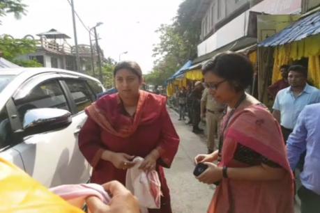 BJP leader Smriti Irani visit Kamakhya Temple after her win in loksabha election