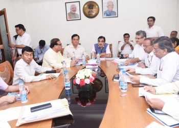 Chief Minister meet Nitin Gadkari