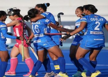 398442-women-hockey
