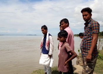 অভিনেতা হোৱাৰ সপোন আধাতে সামৰি ২০২১ৰ বিধানসভা নিৰ্বাচনত প্ৰতিদ্বন্দ্বিতা কৰাৰ সিদ্ধান্ত শুকুৰ আলীৰ