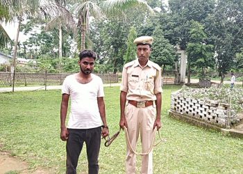 হিন্দুৰ পৰিচয়েৰে প্ৰেম কৰি মেহবুব আলমে পলুৱাই আনিলে ছোৱালী