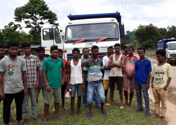 People angry with the bad road condition at Samaguri