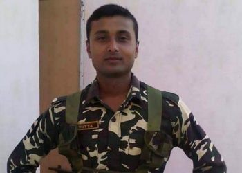 অসম আৰক্ষীৰ কমাণ্ডোক পিতৃৰ সন্মুখতে খেদি খেদি ঘপিয়াই হত্যা দুৰ্বৃত্ত দলৰ