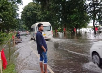 বান পৰিস্থিতিৰ অধিক অৱনতি; কাজিৰঙাত ৩৭ নং ৰাষ্ট্ৰীয় ঘাইপথেৰে যাতায়ত বন্ধ