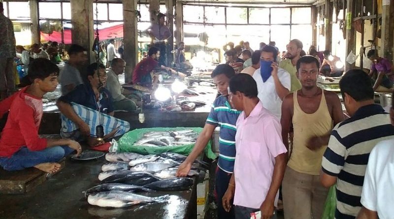 Chalani-fishes-being-sold-in-Silchars-biggest-market-Fatak-Bazaar-on-second-day-of-its-ban-by-Assam-Government