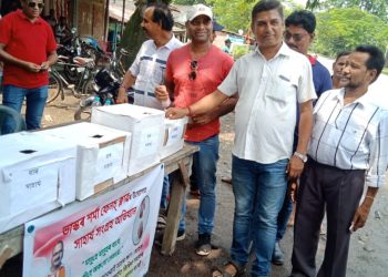 বান পীড়িতলৈ এমাহৰ দৰমহা আগবঢ়াব মাৰ্ঘেৰিটাৰ বিধায়ক ভাস্কৰ শৰ্মাই