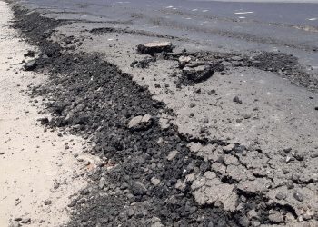 পুৰণিগুদামত পথ মেৰামতিৰ নামত দুৰ্নীতি; নিৰ্মাণৰ ৪৮ ঘণ্টাৰ পিছতে বখলা-বখলে এৰিছে পকী পথ