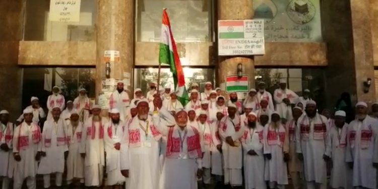 Haj pilgrim celebrate Independence Day