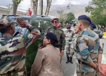 811521-msdhoni-indianarmy