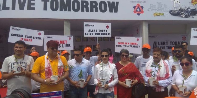 প্ৰ’ডিজিয়ে আজি লোৱা পথ সুৰক্ষাৰ সজাগতামূলক প্ৰচাৰ কাৰ্য্যসূচীৰ দৃশ্য।