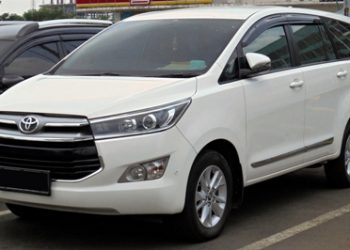 Toyota_Kijang_Innova