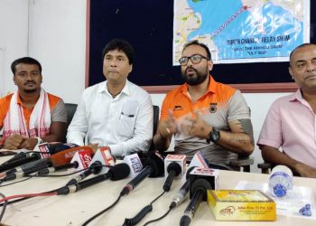 অন্য এক অভিলেখৰ বাবে সাজু সন্তৰণবিদ এলভিছ আলী হাজৰিকা