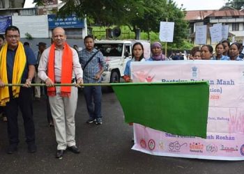 DC-Amitabh-Rajkhowa-flag-off-the-rally.-720x375