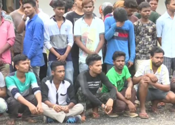 আহমেদাবাদত বন্দী অসম-নাগালেণ্ডৰ ৯৪ জন শ্ৰমিকক উদ্ধাৰ গুজৰাট আৰক্ষীৰ