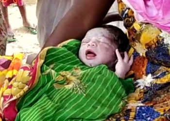 কৃষ্ণাইত মৃত্যুঞ্জয় সেৱাৰ মৃত্যু ঘণ্টা; ই-ৰিক্সাতে প্ৰসূতিৰ সন্তান প্ৰসৱ
