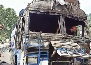 মহানগৰীৰ ৰাজপথত দাউদাউকৈ জ্বলিল টেংকাৰ