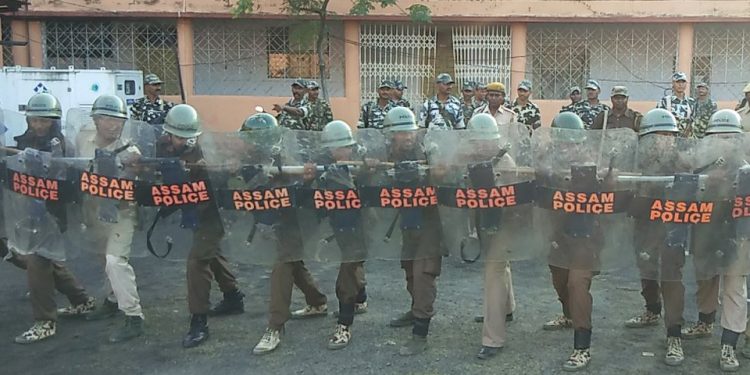 12 cops escape mob attack in Assam's Hailakandi