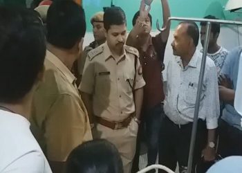 নগাঁৱত পে’ট্ৰল পাম্পৰ কৰ্মচাৰীক গুলীয়াই দুৰ্বৃত্তই লুটি নিলে ধন