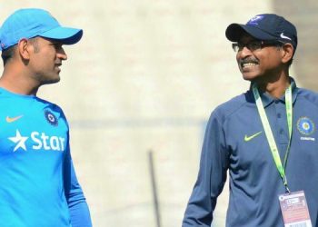 MS Dhoni with Ashis Bhowmik