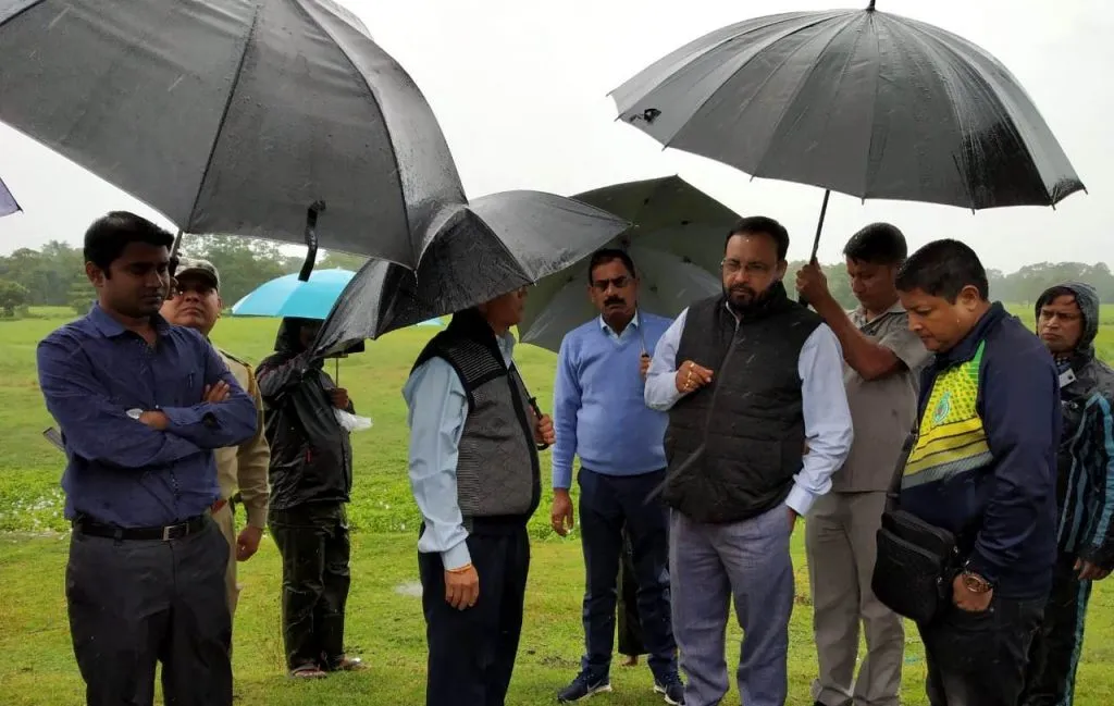 বৰষুণৰ মাজতে মাজুলীত জলসম্পদ মন্ত্ৰী কেশৱ মহন্তৰ মথাউৰি পৰিদৰ্শন