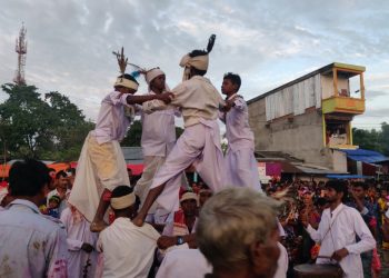 নাগ্ৰীজুলিত ৬৭ বছৰীয়া পৰম্পৰাৰে বিজয়া দশমীৰ দাচাই নৃত্যত প্ৰতিফলিত হ’ল আৰ্য্য-অনাৰ্য্যৰ যুঁজ