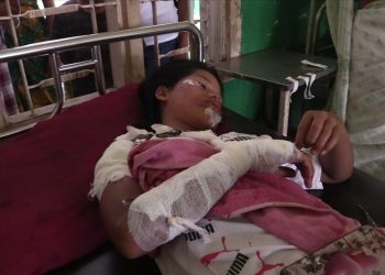 জাগুনত ফুটবল দলৰ খেলুৱৈ কঢ়িয়াই অনা বাহন দুৰ্ঘটনাগ্ৰস্ত