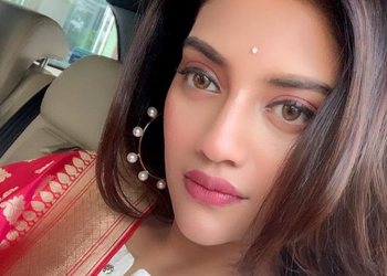 Not Nusrat Jahan, someone else is dancing "Dhunuchi'' in this viral video