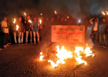 বিধেয়ক বাতিলৰ দাবীত বোকাখাতত অঃ জাঃ যুঃ ছাঃ পঃৰ উত্তাল প্ৰতিবাদ; পথ অৱৰোধ