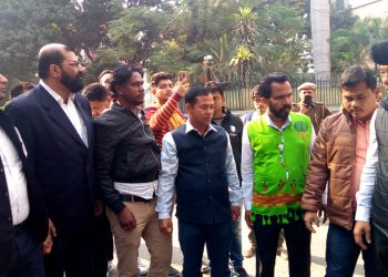 Union Cabinet passed CAB, AASU burns papers in New Delhi