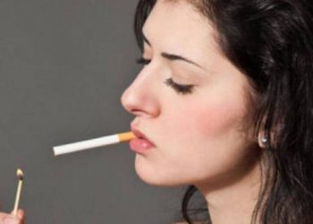 woman-smoking